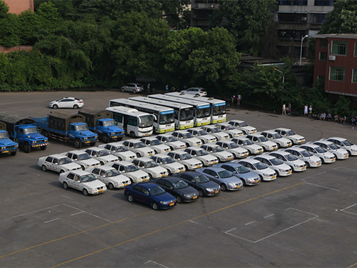 強大的車(chē)隊伍~